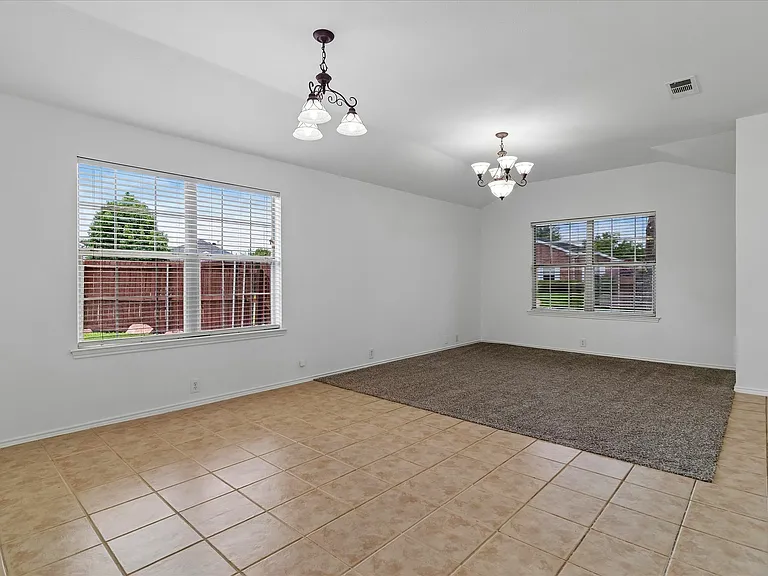 3300 Creekwood Dr — Photo 11