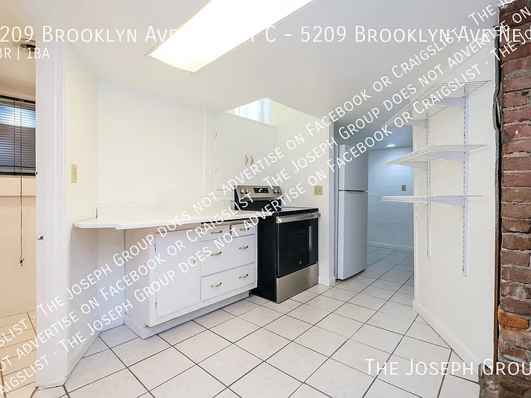 5209 Brooklyn Ave NE #C — Photo 8