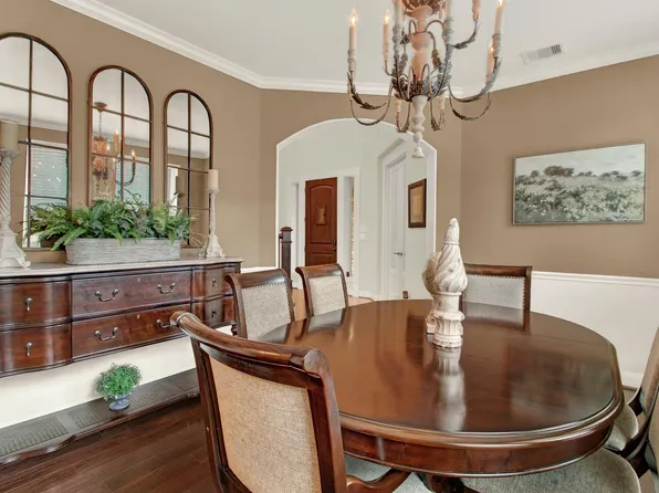 210 Chirping Squirrel Ct, Pinehurst, TX 77362