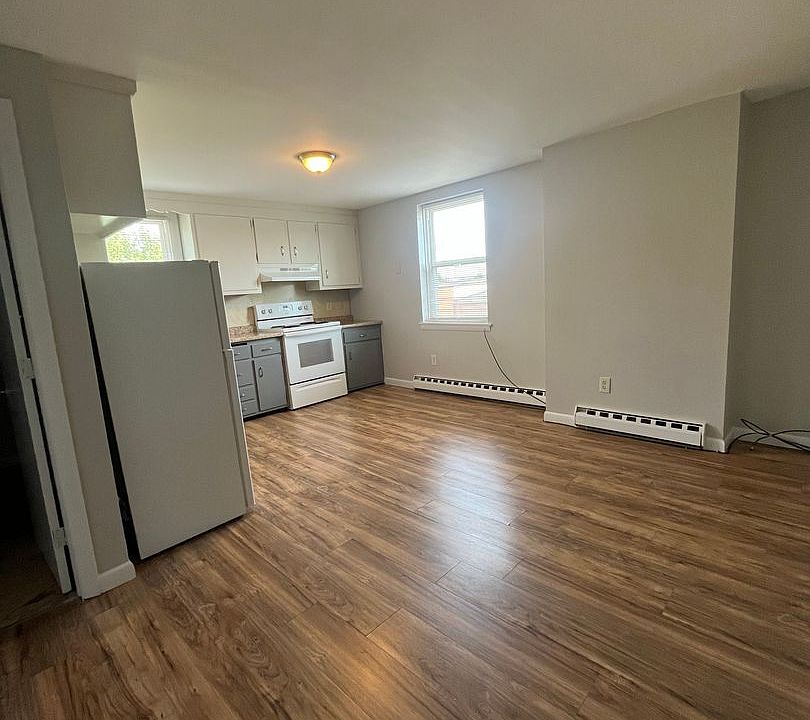 2123 West Main St 2123 W Main St Plainville CT Zillow