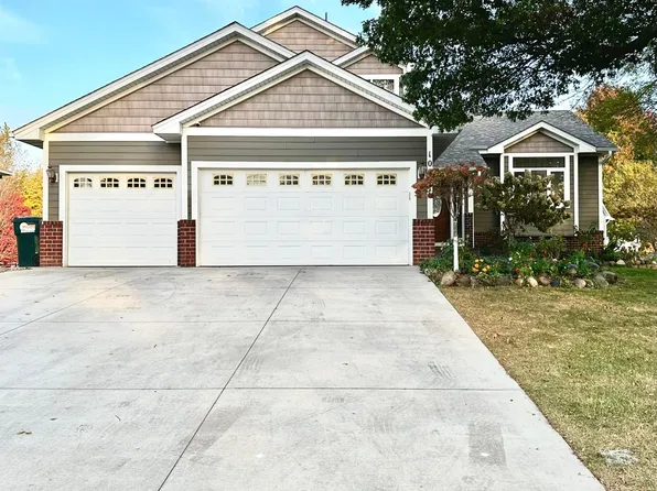 10221 President Dr NE, Blaine, MN 55434