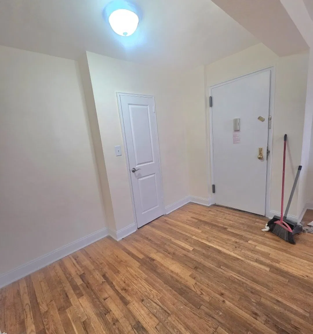 1 bed, 825 sqft, $2,297 — Photo 2