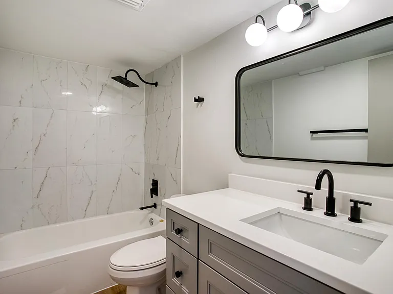 Soho Apartments — Photo 9