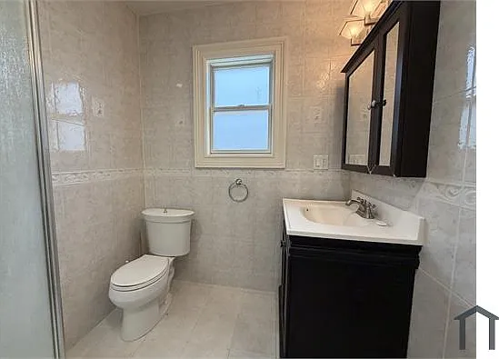 488 Ionia Ave #1 — Photo 8