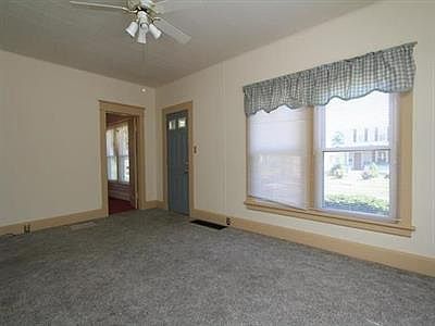3rd image of 900 Auburn St