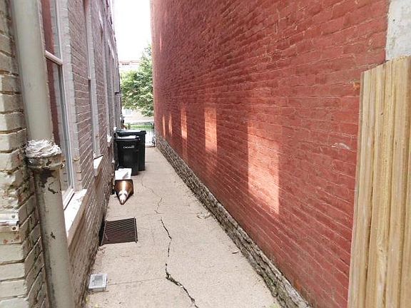 5th image of 2367 W Clifton Ave APT 2