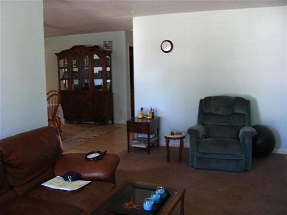 4th image of 741 Malaga Dr