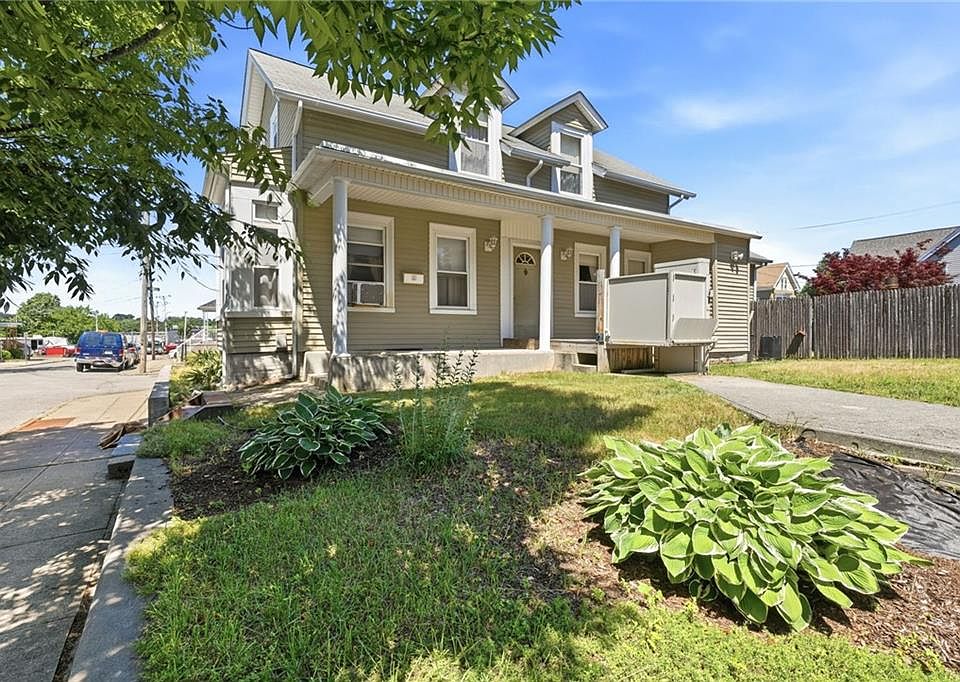 1st image of 35 Woodlawn Ave