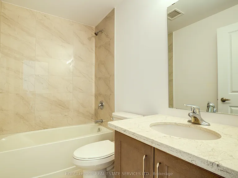 460 Dundas St E #1102 — Photo 26