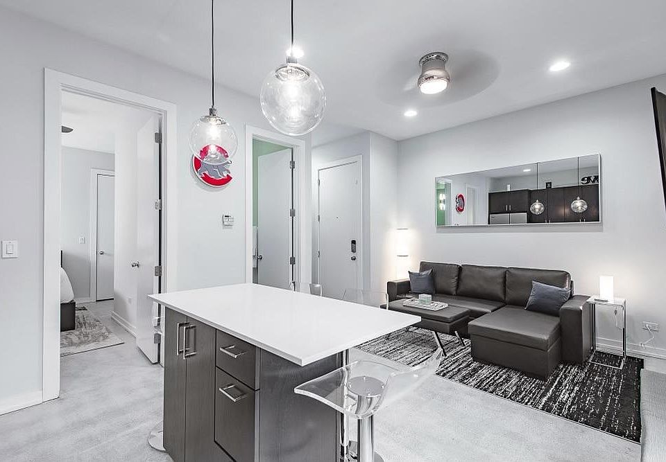 1st image of 4016 N Kenmore Ave #3NW