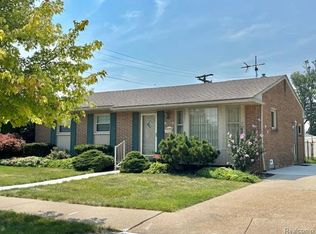 2605 Canterbury St, Trenton, MI 48183