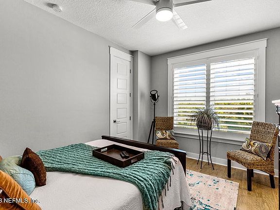 5th image of 604 Seagate Ln S