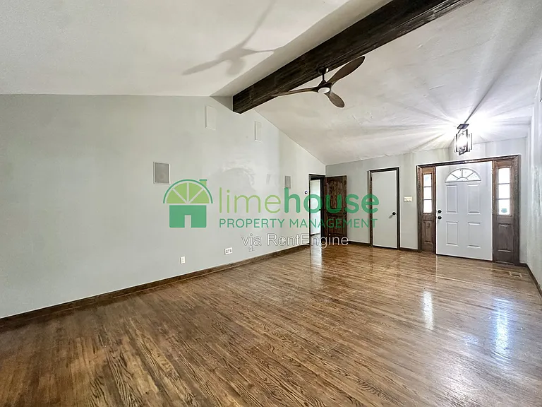 417 Lynn Shores Dr — Photo 5