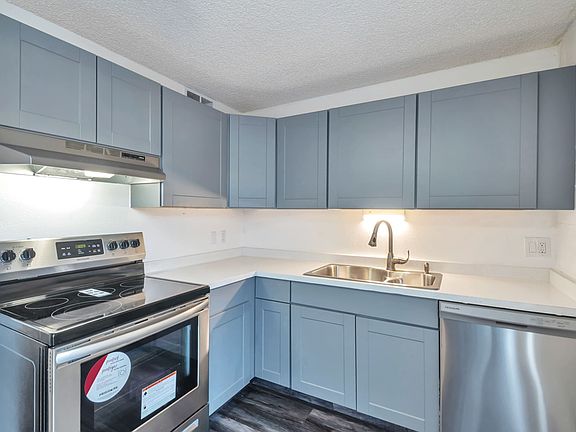 4th image of 2960 E 5th St #788