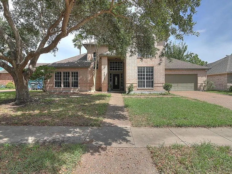 7810 Duchess St — Photo 44