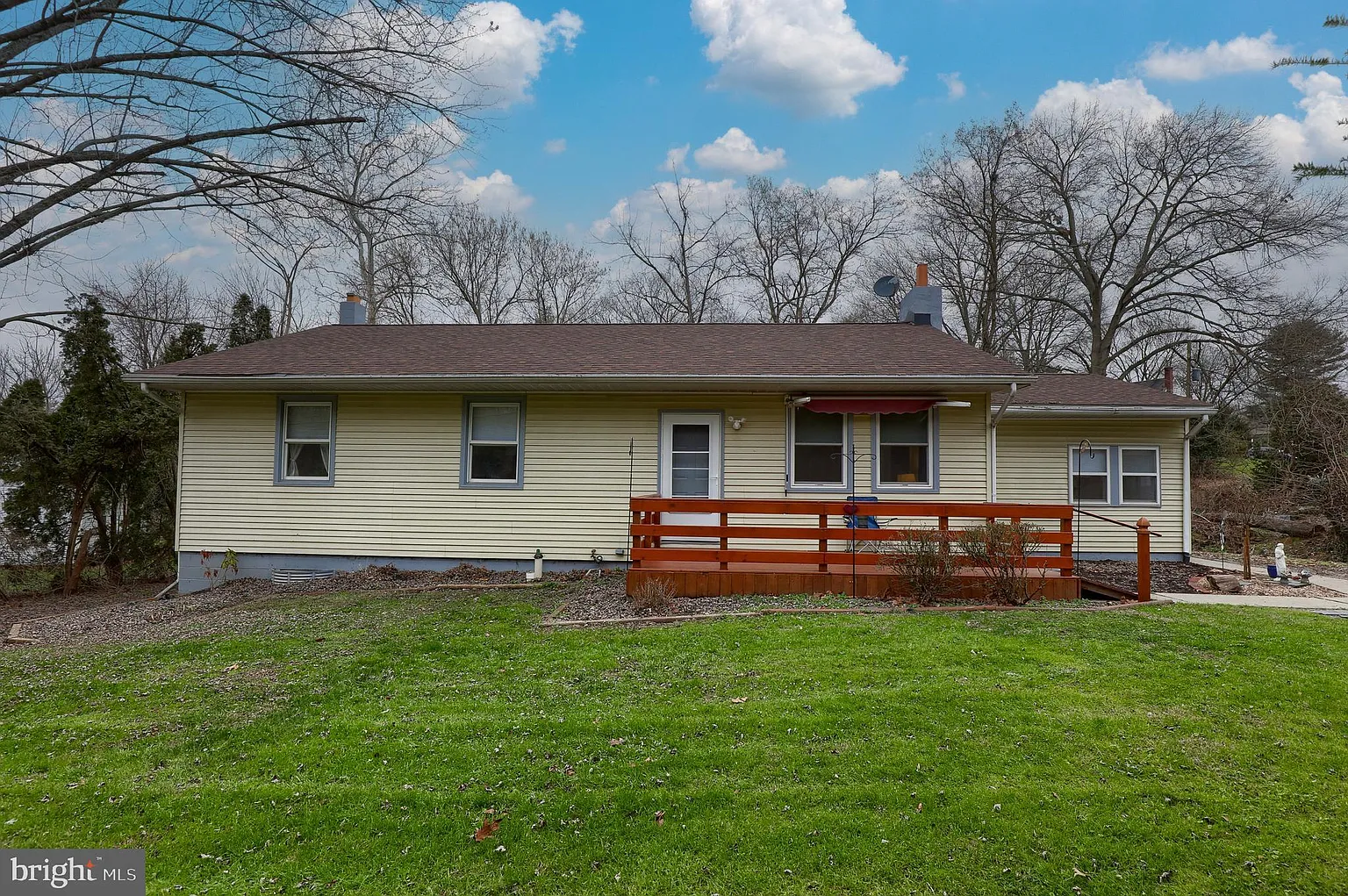 135 School House Rd photo 1
