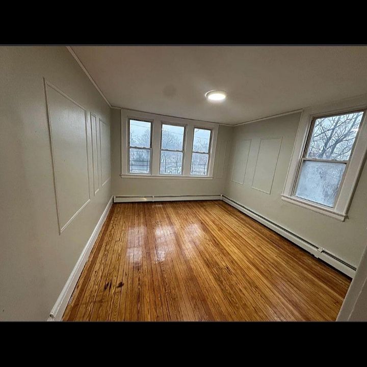 2nd image of 112 Eastern Pkwy #L3