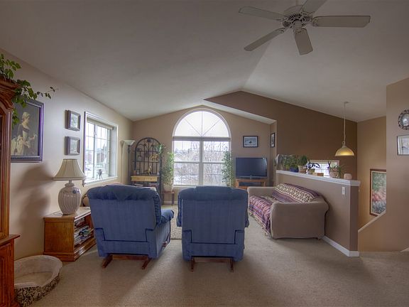 5th image of 317 Greenway Ct