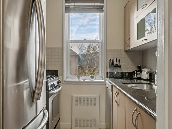 800 Ocean Parkway image 5 of 13