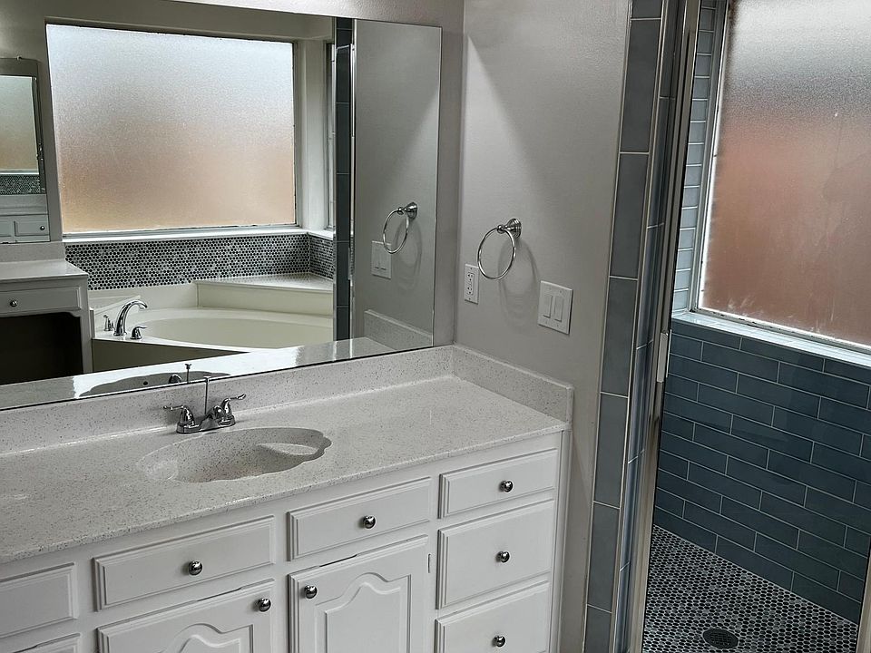 1st image of 405 Kamber Ln