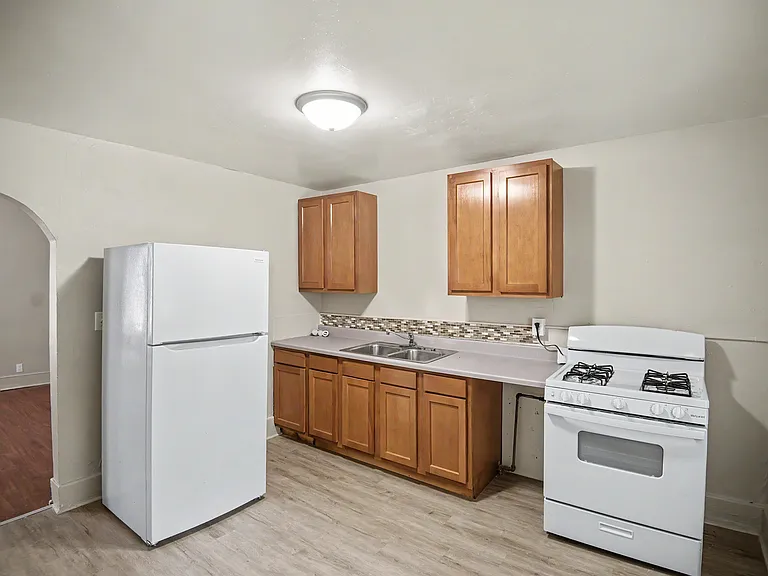 240 Warren Ave — Photo 3