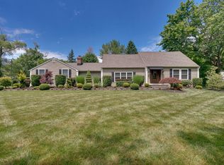 5 Manor Rd, Colts Neck, NJ 07722