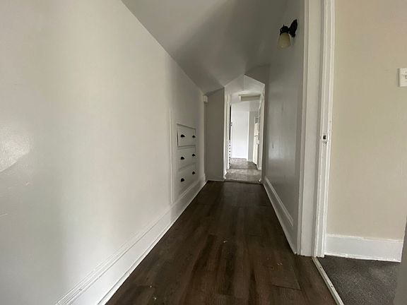 4th image of 415-417 Oak St Unit 2
