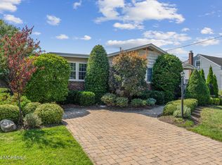 32 Wilson Cir W, Red Bank, NJ 07701