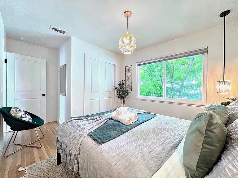1149 Banyan Way — Photo 31