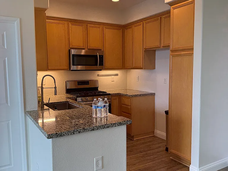 28564 Sorano Cv — Photo 3