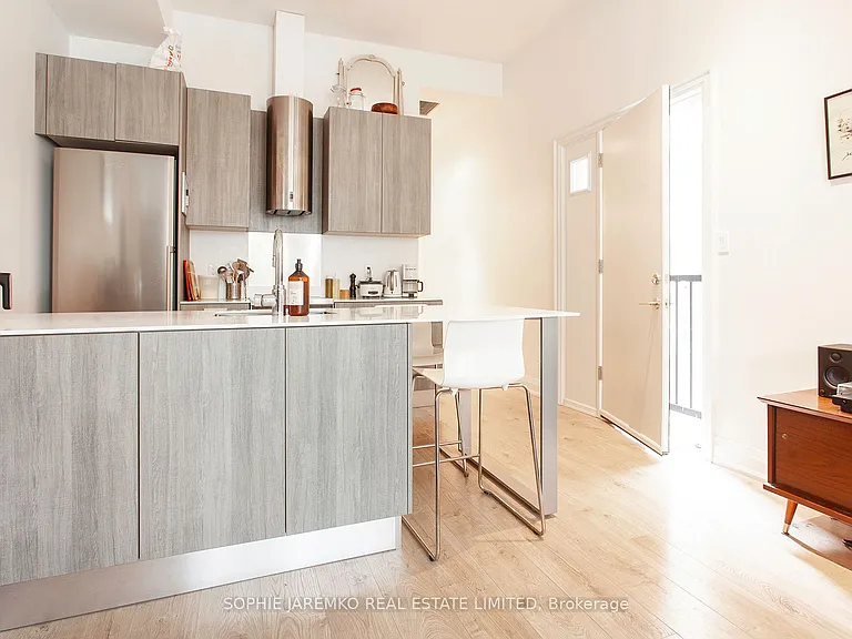 165 Carlton St #1 — Photo 9
