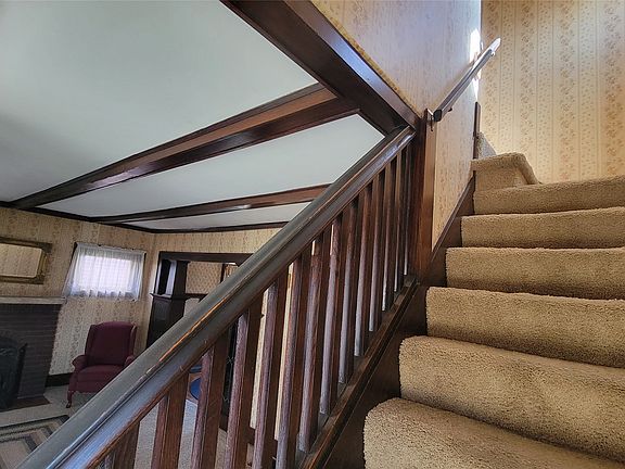 5th image of 3111 Plum St