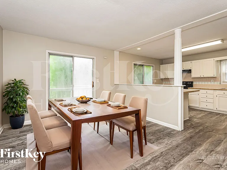 137 Carrisbrooke Ln — Photo 7