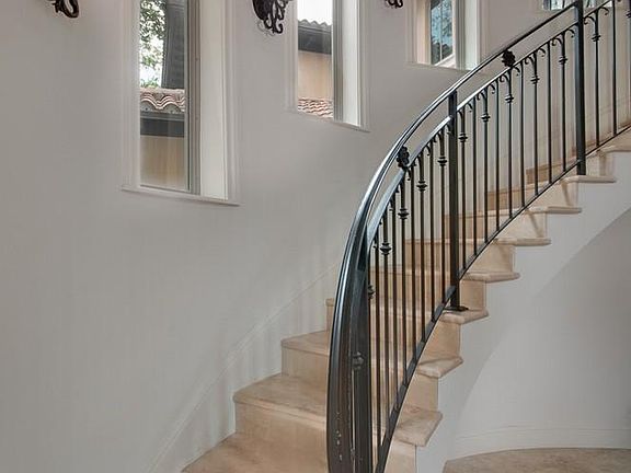 Entry / Foyer