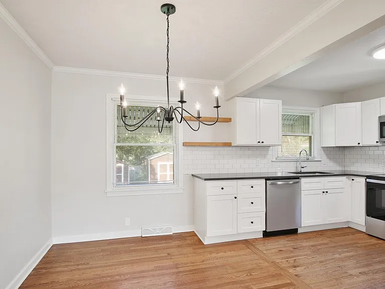 7100 Dearborn St — Photo 5