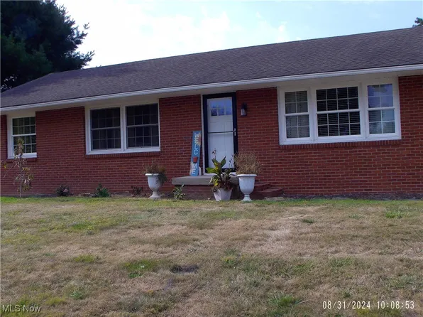 700 Mar Sue Dr, Zanesville, OH 43701