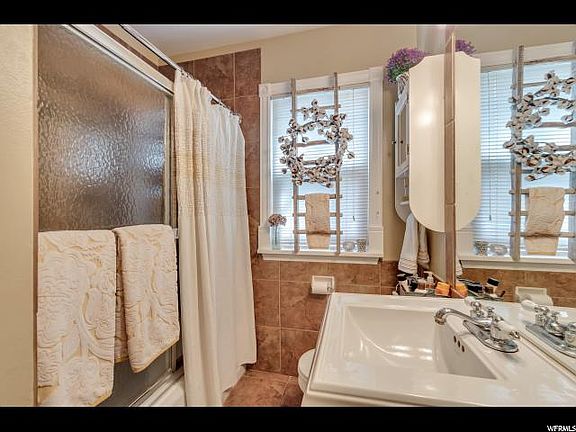 3rd image of 344 N Utopia Ave