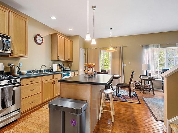 4th image of 172 Willow Blvd Unit 1502-A