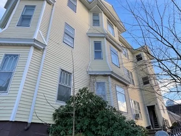 169 Walnut St, Fall River, MA 02720