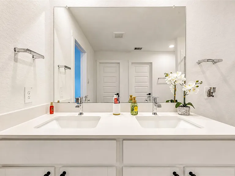 3238 Derry Hill Dr — Photo 33