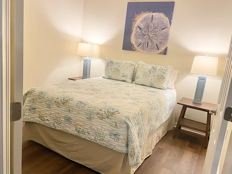 Den/3rd Bedroom