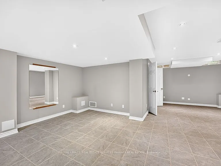 222 Moody Dr — Photo 29