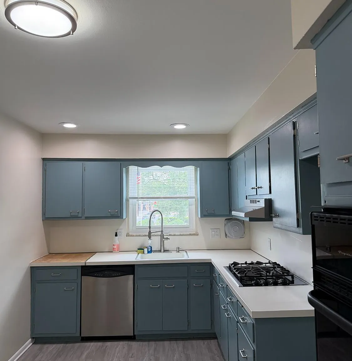 3 bed, 1.5 bath, $2,850 — Photo 3