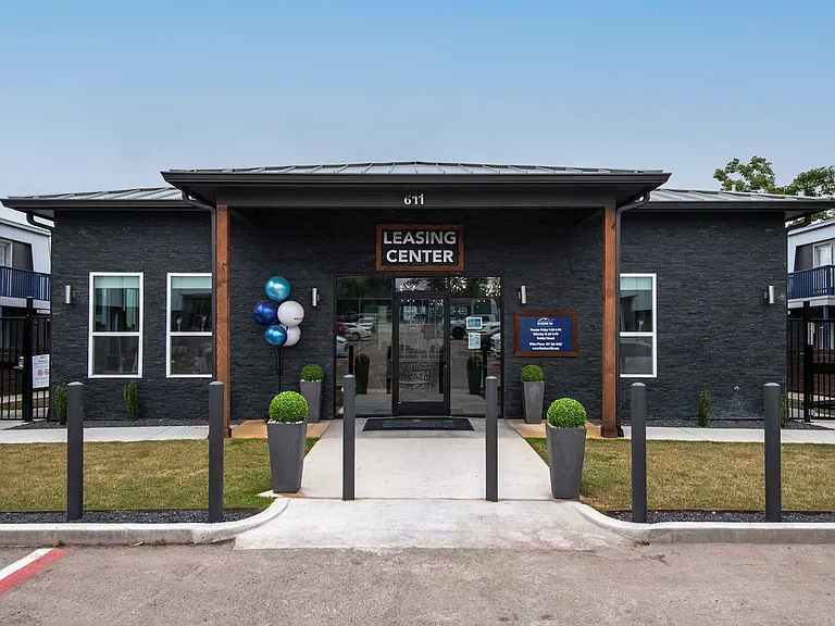 Leasing Center