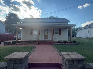 714 Montgomery St, Reidsville, NC 27320