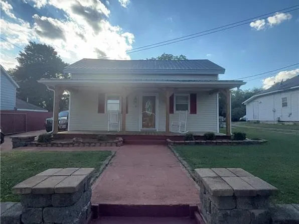 714 Montgomery St, Reidsville, NC 27320