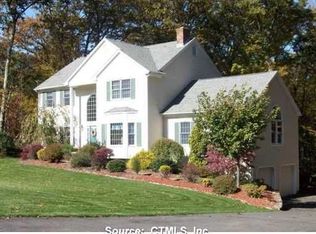 7 Canterbury Rd, Sandy Hook, CT 06482