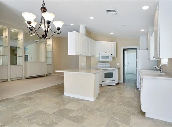4th image of 15460 Orlanda Dr
