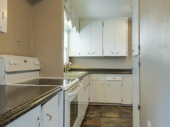 4th image of 6415 Blondo St