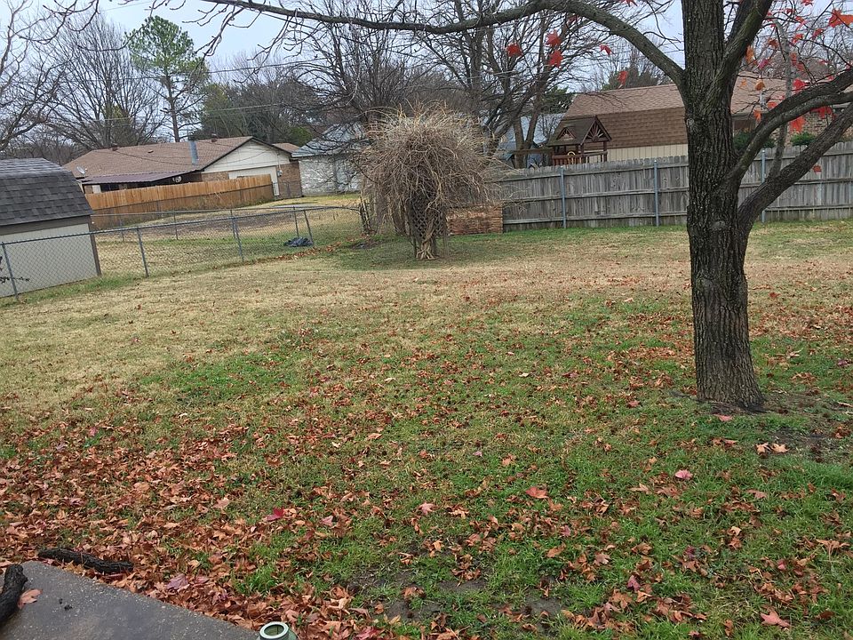 1st image of 733 Vaughn Dr